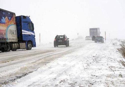 Ardahan-Şavşat kara yolu tipi nedeniyle tırlara kapatıldı