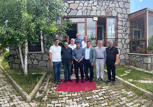 Ardahan Siyasetinde Göleli Aday Hamlesi: Atalay'ın Evinde Kritik Zirve