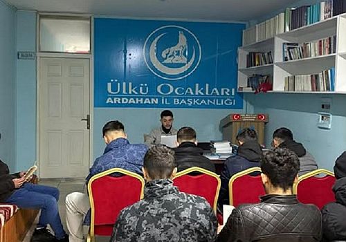 Ardahan Ülkü Ocakları Bolu Kartalkaya'da hayatını kaybedenler için Mevlid okuttu