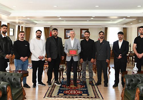 Ardahan Ülkü Ocakları'ndan Vali Çiçekli'ye Nezaket Ziyareti