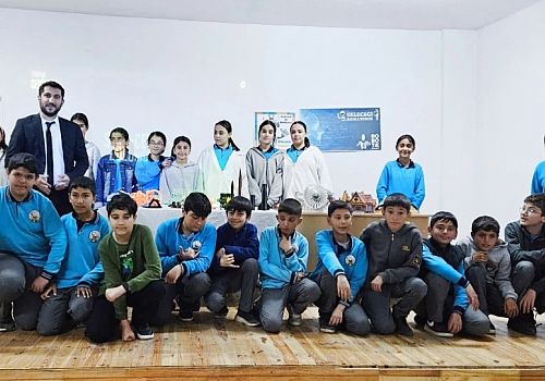 Ardahan Üniversitesi Bayburt’un Demirözü Ortaokulu’nda öğrencilerle buluştu