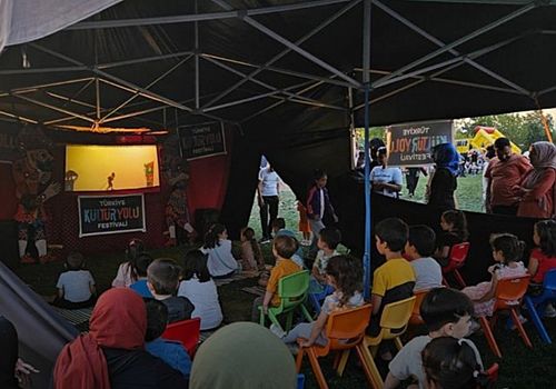 Ardahan Üniversitesi, Karagöz gösterisiyle Türkiye Kültür Yolu Festivali'nde ilgi topladı