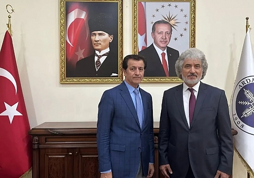 Ardahan Üniversitesi Kurucu Rektörü Prof. Dr. Ramazan Korkmaz, yeni Rektör Prof. Dr. Öztürk Emiroğlu’nu ziyaret etti