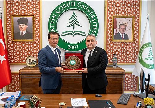 Ardahan Üniversitesi Rektörü Emiroğlu’ndan Artvin Çoruh Üniversitesi’ne Nezaket Ziyareti