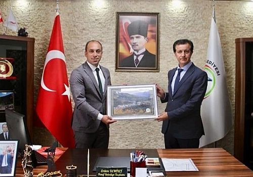 Ardahan Üniversitesi Rektörü Prof. Dr. Öztürk Emiroğlu, Posof Belediye Başkanlığını ziyaret etti.