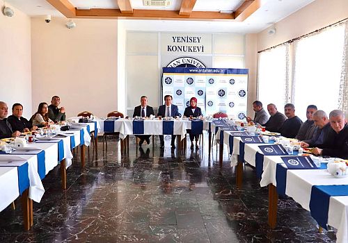 Ardahan Üniversitesi Rektörü Prof. Dr. Öztürk Emiroğlu Yerel Basınla Bir Araya Geldi
