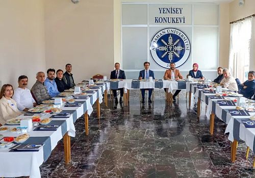 Ardahan Üniversitesi Rektörü Prof. Dr. Öztürk yeni projeleri hem de üniversitenin yeni mottosunu açıkladı