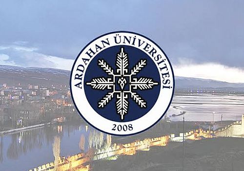 Ardahan Üniversitesinde kar yağışı nedeniyle eğitime  ara verildi