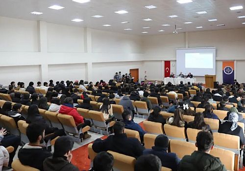 Ardahan Üniversitesinde Uluslararası İlişkiler Bağlamında Hocalı Soykırımı konulu panel düzenlendi