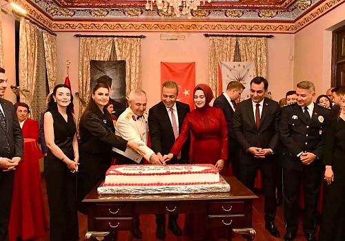 Ardahan Valiliği tarafından 30 Ağustos Zafer Bayramı'nın 103'ncü yıl dönümü dolayısıyla resepsiyon düzenlendi.