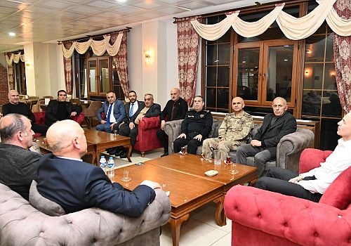 Ardahan Valisi Çiçekli, İl Genel Meclis Üyeleriyle İftarda Buluştu