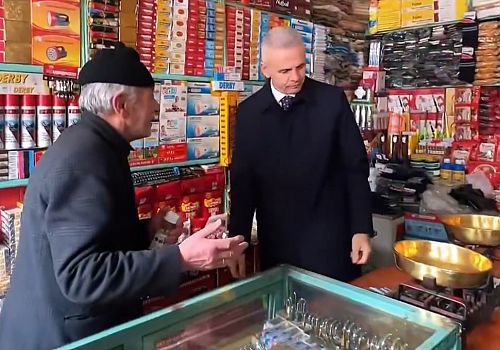Ardahan Valisi Çiçekli, Türkiye’nin En Düzenli Bakkalına Misafir Oldu