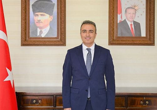 Ardahan Valisi Hayrettin Çiçek, 30 Ağustos Zaferi’nin 103. yıl dönümünü gururla ve coşkuyla kutluyoruz