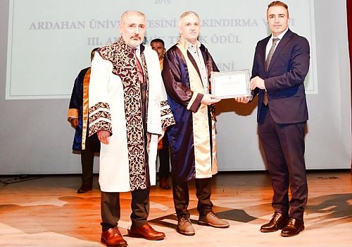 Ardahan Valisi Hayrettin Çiçek, Akademik Teşvik Ödül törenine katıldı