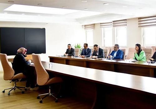 Ardahan Valisi Hayrettin Çiçek Halk Günü' toplantılarına devam ediyor.