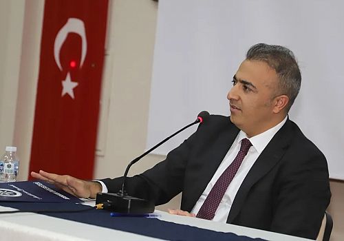 Ardahan Valisi Hayrettin Çiçek, İİBF tarafından düzenlenen akademik sohbetler dizisinin konuğu oldu