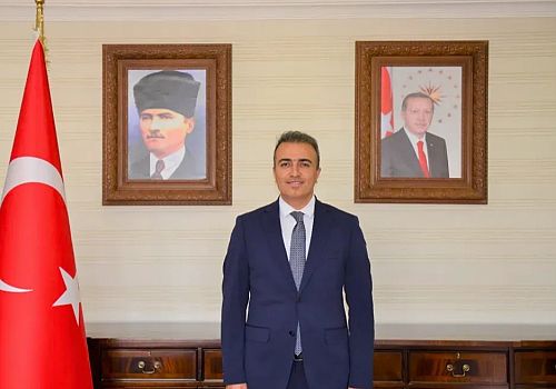 Ardahan Valisi Hayrettin Çiçek, Kadir Gecesi dolayısıyla mesaj yayımladı