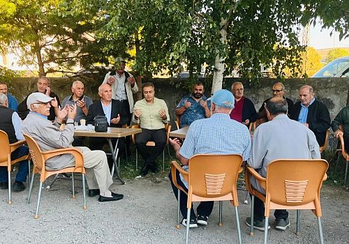 Ardahan Valisi Hayrettin Çiçek, kentte vefat eden iki ismin ailelerine taziye ziyaretinde bulundu