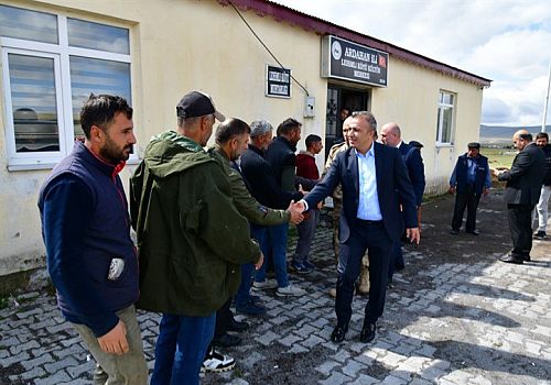 Ardahan Valisi Hayrettin Çiçek merkeze bağlı köyleri ziyaret etti.
