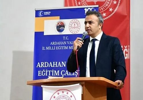 Ardahan Valisi Hayrettin Çiçek Mesleki Eğitim Çalıştayı’nın açılış programına katıldı.