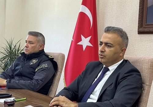 Ardahan Valisi Hayrettin Çiçek, son bir yıl içinde 3 çobanın yıldırım isabet etmesi sonucu hayatını kaybettiğini bildirdi