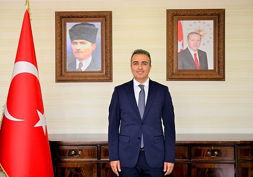 Ardahan Valisi Hayrettin Çiçek’ten Cumhuriyetin 102. Yılı Mesajı
