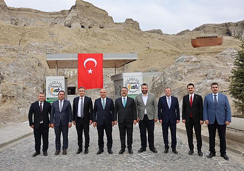 Ardahan Valisi Hayrettin Çiçek ve SERKA Heyeti Iğdır Tuz mağaralarını ziyaret etti