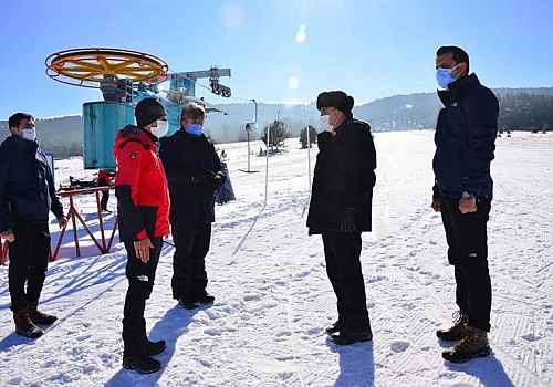 Ardahan Valisi Hüseyin Öner, Yalnızçam Kayak Merkezinde Kayak Sezonu Açılış Hazırlıklarını İnceledi 