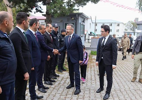 Ardahan Valisi Ömer Hilmi Yamlı Çıldır’ı Ziyaret Etti
