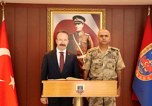 Ardahan Valisi Ömer Hilmi Yamlı’dan İl Jandarma Komutanlığı’na Ziyaret