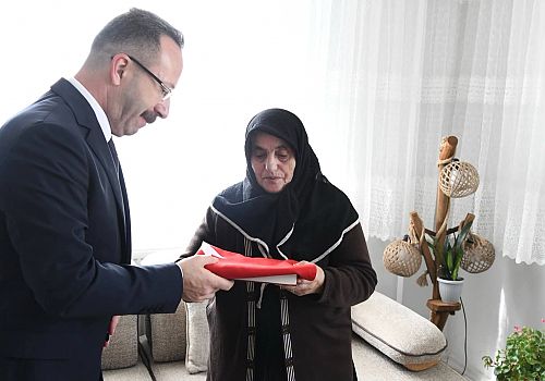 Ardahan Valisi Yamlı’dan Şehit Taner Karadeniz’in Ailesine Ziyaret