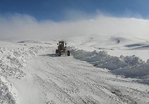 Ardahan ve Kars'ta Kapalı Bulunan Yollar Açıldı