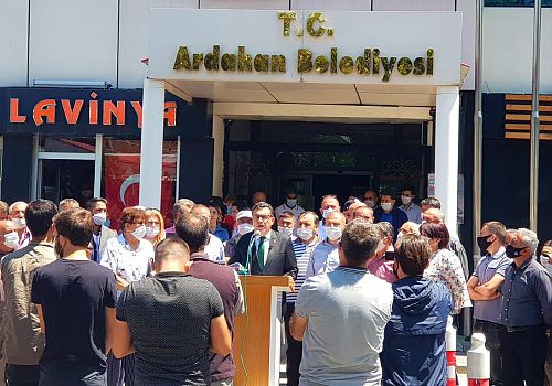 Ardahan ve Yalova Belediyesi Arasında Cenaze Aracı Krizi 
