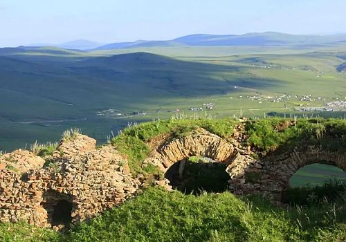 Ardahan Yıldızlı Dağ'da bulunan Ramazan Tabyası'nın turizme kazandırılması bekleniyor