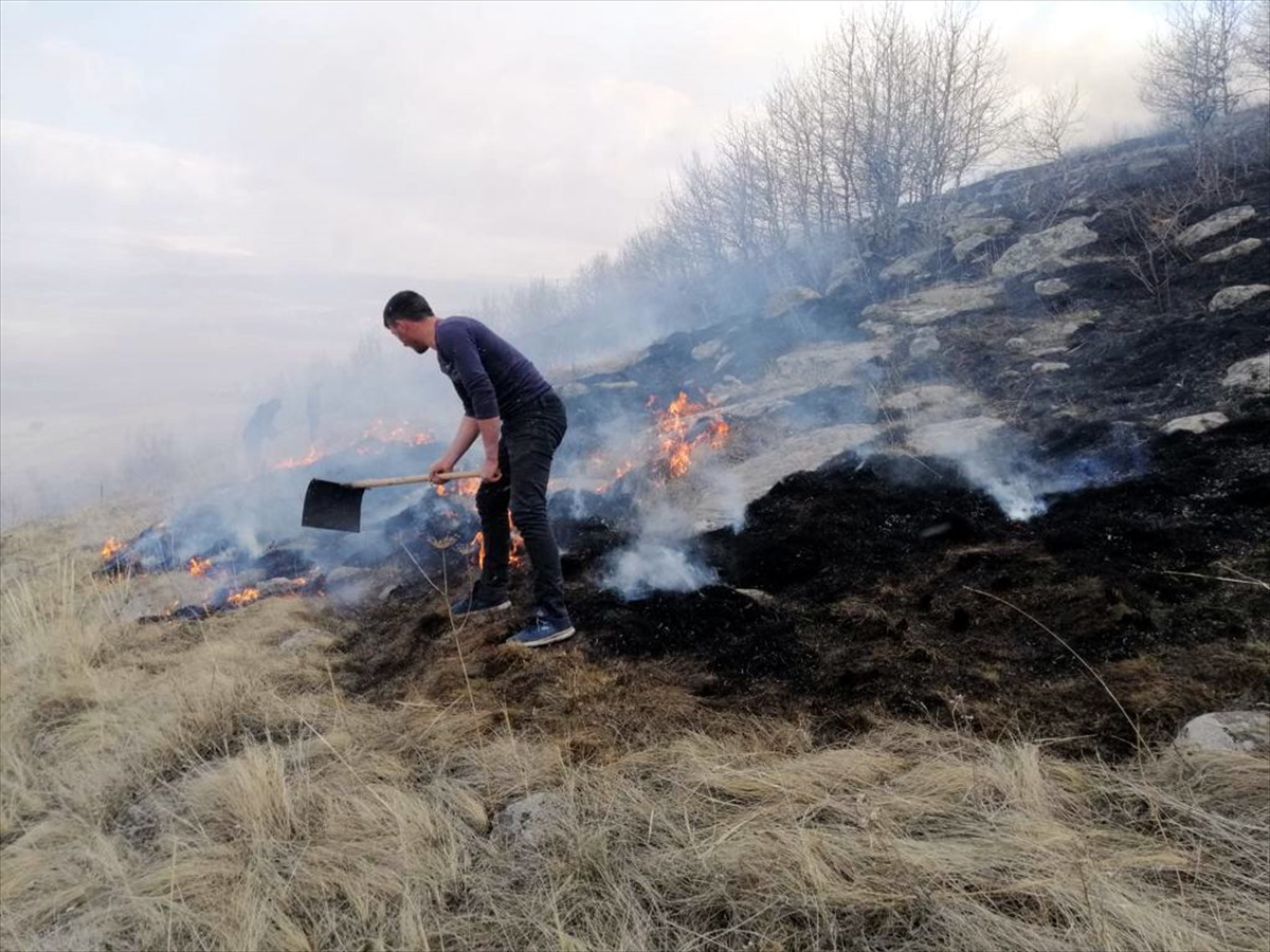 Ardahan'da çoban ateşi örtü yangınına neden oldu