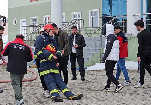 Ardahanlı Geleceğin İtfaiyecileri Afet Spor Oyunları İçin Sahada: Zamana Karşı Yarış Başlıyor