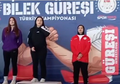 Ardahanlı Milli Sporculardan Üniversitelerarası Bilek Güreşi Şampiyonasında Büyük Başarı