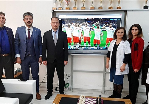 Ardahanlı öğretmenler 'Yılın Fotoğrafları'nı oyladı