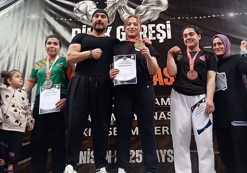 Ardahanlı sporcu Aybüke Yıldız 80 kilo kategorisinde tüm rakiplerini mağlup ederek şampiyon oldu