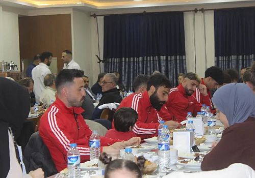 Ardahanspor, moral depolamak amacıyla iftar yemeğinde bir araya geldi