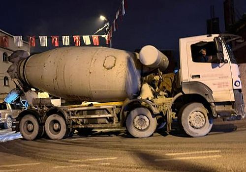 Arnavutköy’de beton mikserine düşen sürücü yaşamını yitirdi