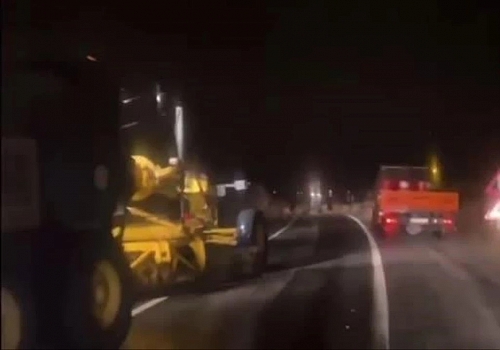 Artvin - Ardahan karayolundaki heyelan yolu ulaşıma kapattı