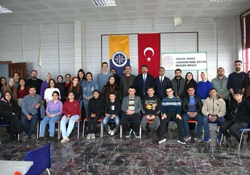 ARÜ’de Anlamlı Etkinlik: Özel Gereksinimli Öğrenciler Kile Hayat Verdi