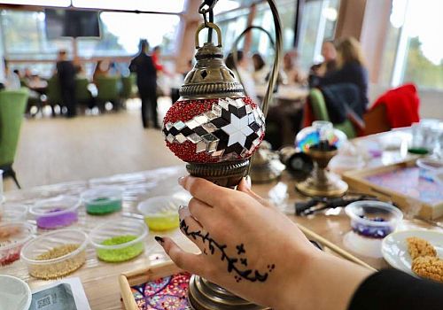 ARÜ’de İlham Veren Atölye: Işığını Tasarla ile Yaratıcılık Aydınlandı