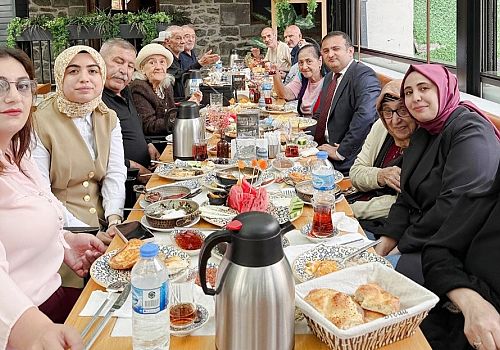 ASH İl Müdürü Çetinkaya, Huzurevi Sakinleriyle Kahvaltıda Buluştu