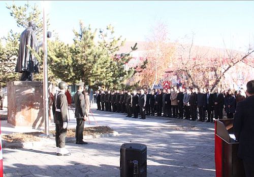 Atatürk'ün Ölümünün 81. Yıl dönümünde Çıldır Hükumet Konağı Önünde Düzenlenen Törenlerle Anıldı