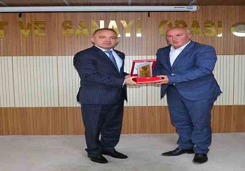 ATSO 97. yıl dönümünde 30. yılını dolduran üye iş adamlarına plaket verdi.