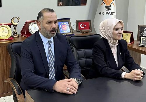 Bakan Göktaş, Ardahan'da Aşure Dağıttı