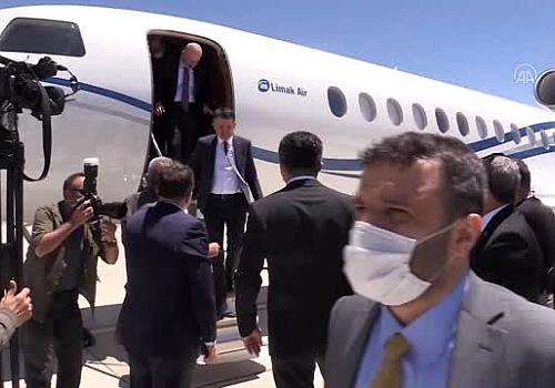 Bakan Karaismailoğlu, Erzurum Havalimanı'nda incelemelerde bulundu