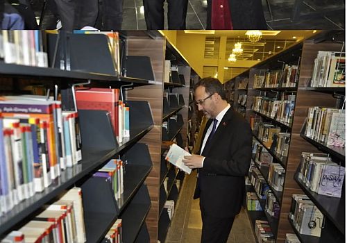 Bakan Kasapoğlu Kars a Kütüphane Sözü Verdi Sözünü Tuttu Açılışı Yaptı 
